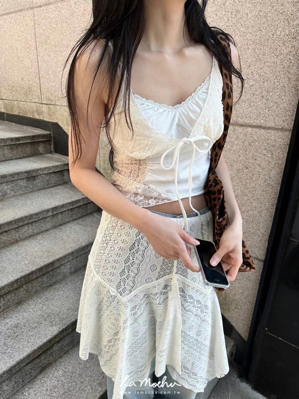 蕾絲拼接不規則背心(闆娘.花花清單)
